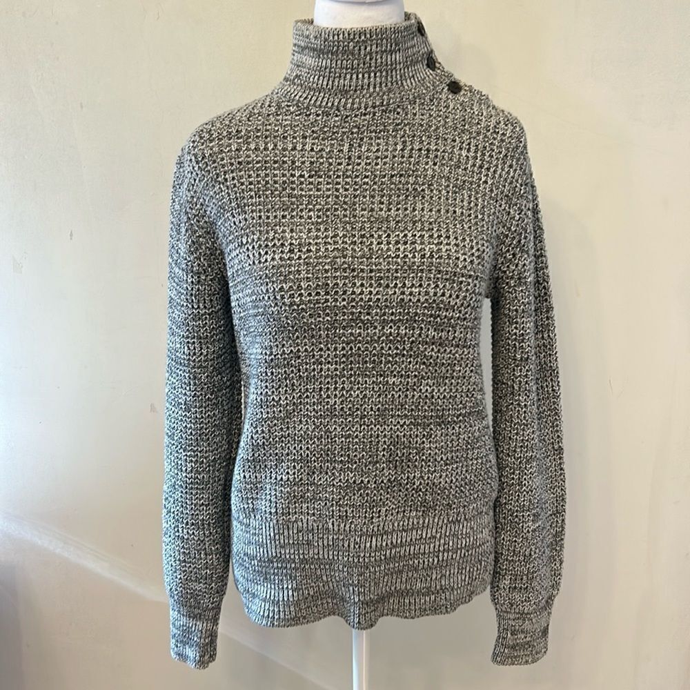 Gap gray white black mock neck buttoned sweater Size L New